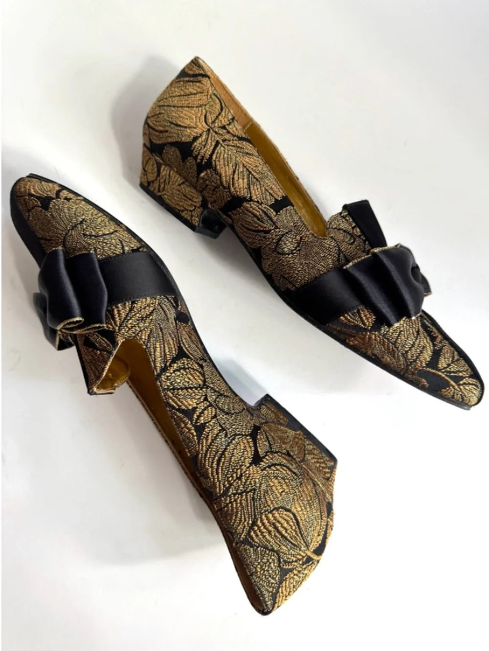 Diva by Nadine Levenson Vintage Formal Bow Block Heels in Gold and Black 7.5N